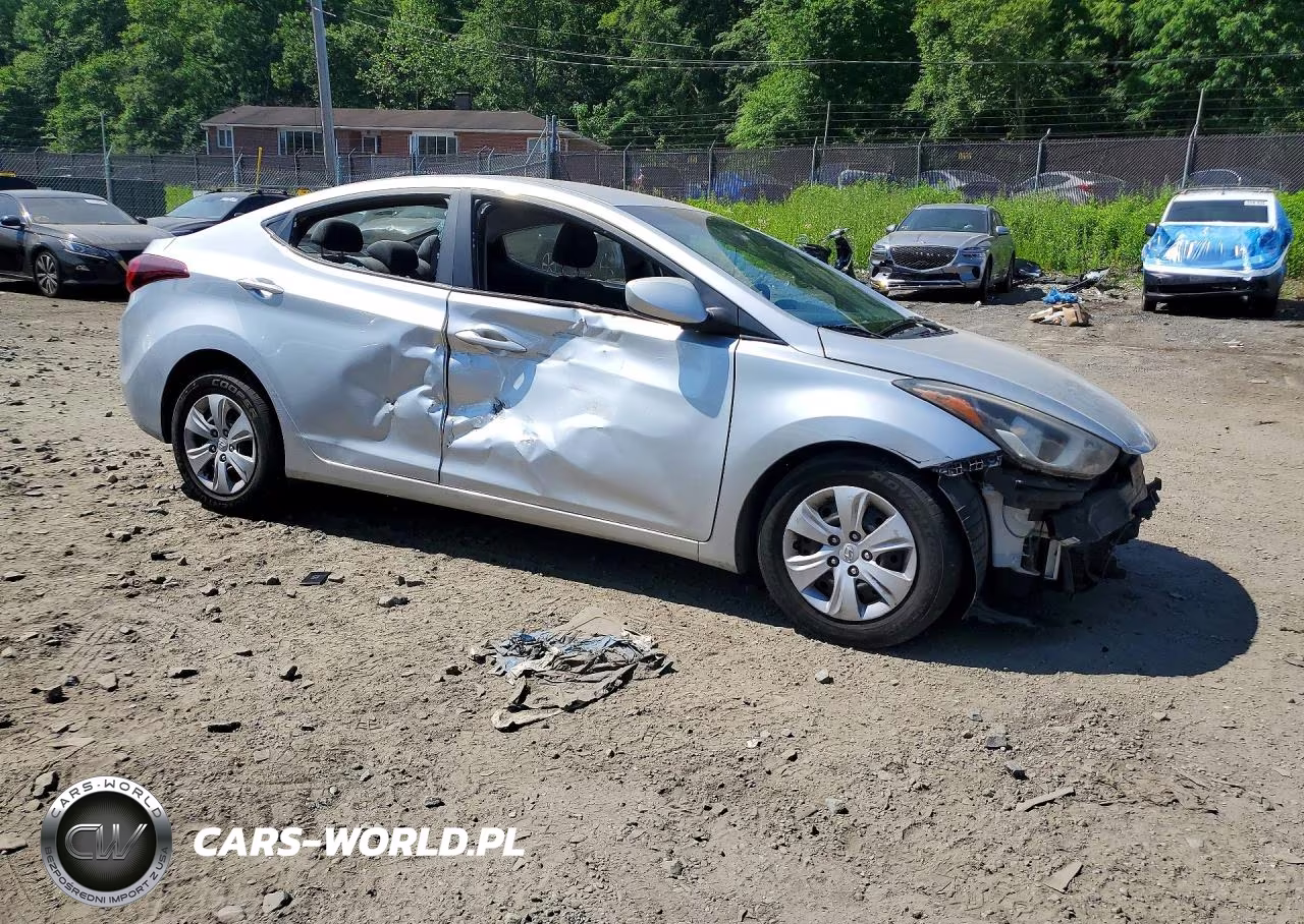 2016 Hyundai Elantra Se VIN:5NPDH4AE0GH670785 - 4