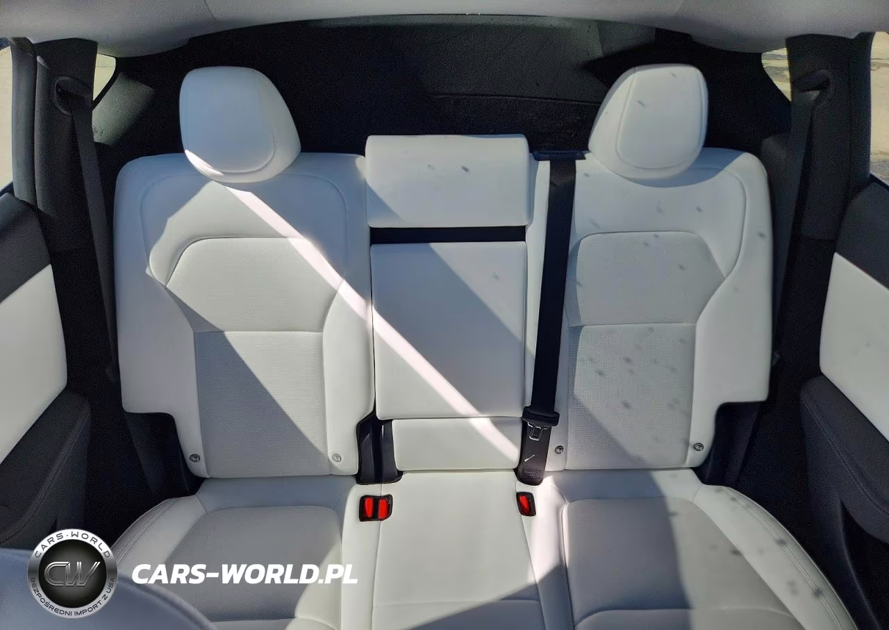 2026 Tesla Model Y VIN:7SAYGDED9TF417000 - 10