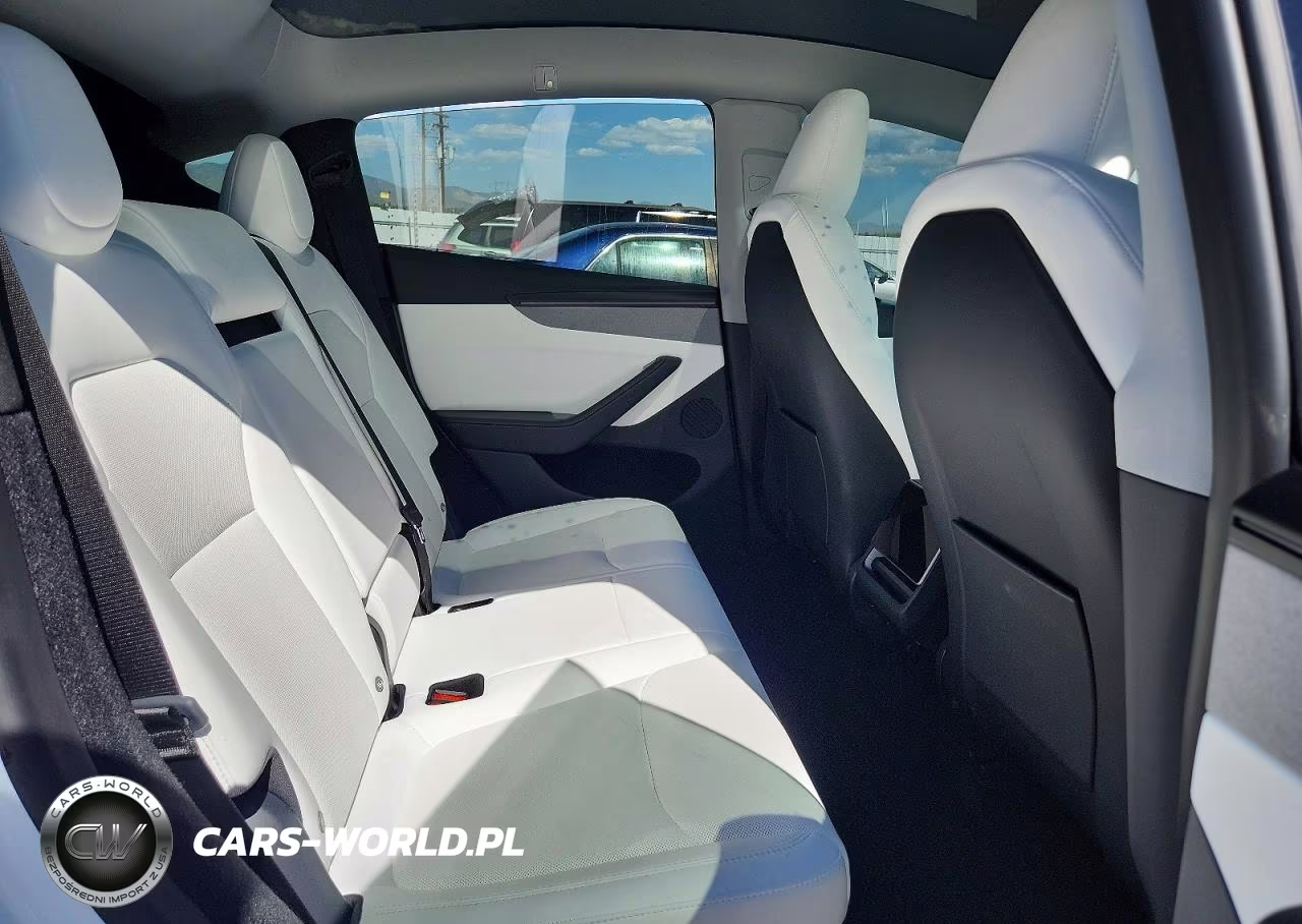2026 Tesla Model Y VIN:7SAYGDED9TF417000 - 11