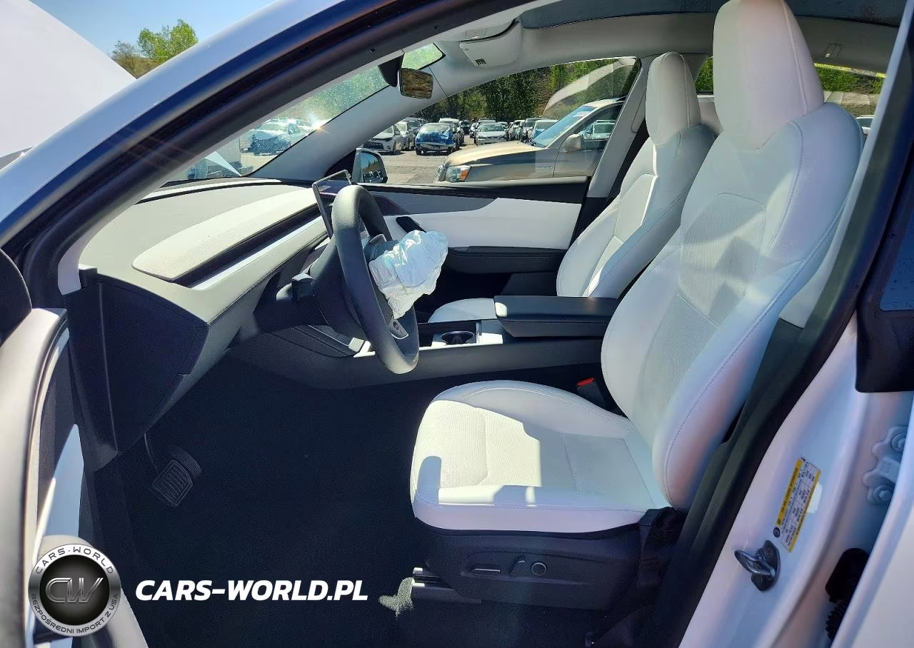 2026 Tesla Model Y VIN:7SAYGDED9TF417000 - 7