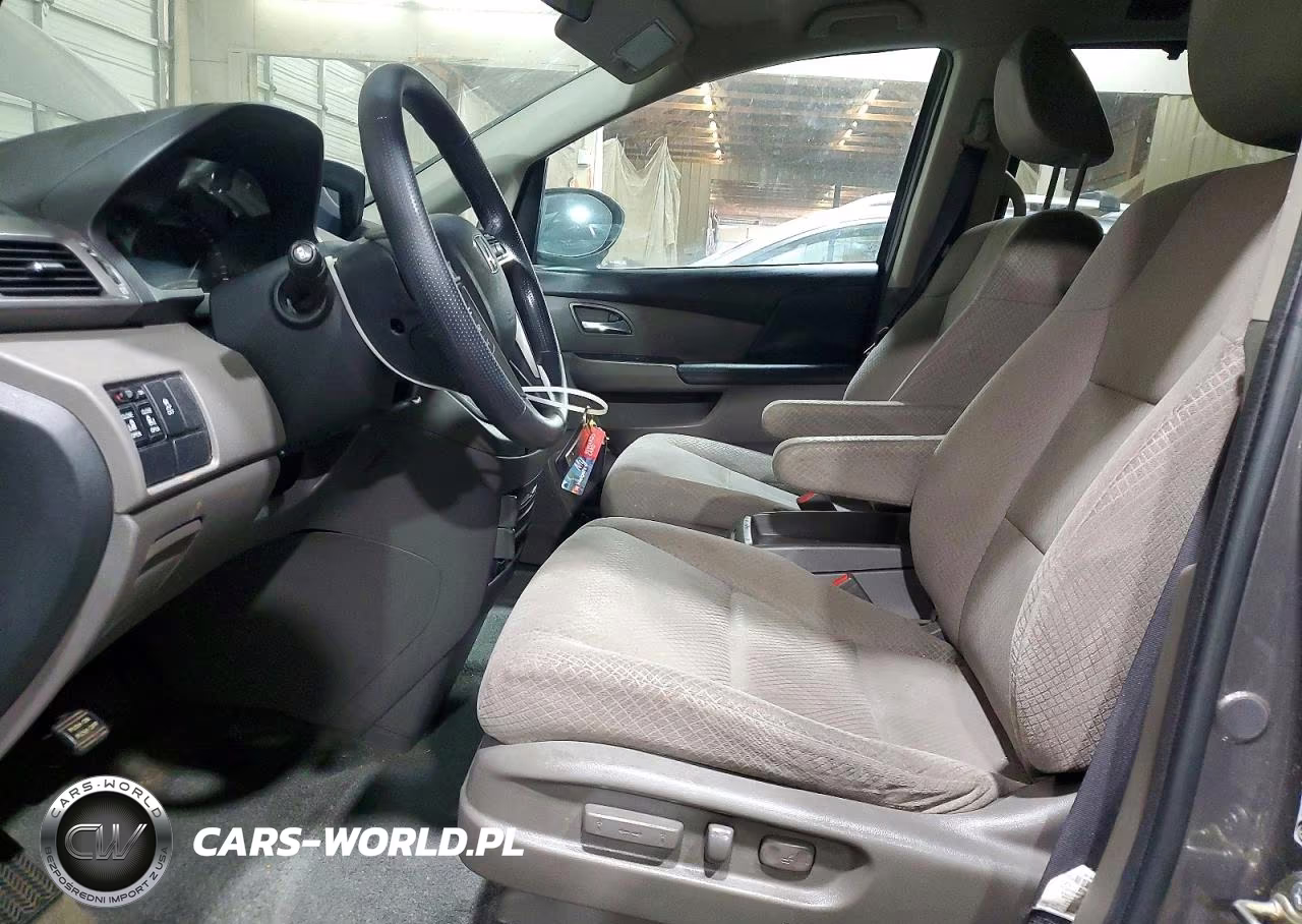 2016 Honda Odyssey Se VIN:5FNRL5H32GB103961 - 7
