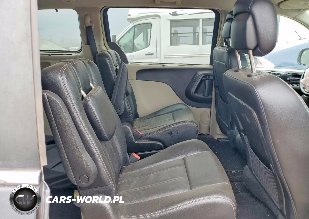 2013 Chrysler Town & Country Touring VIN:2C4RC1BG9DR809779 - 10
