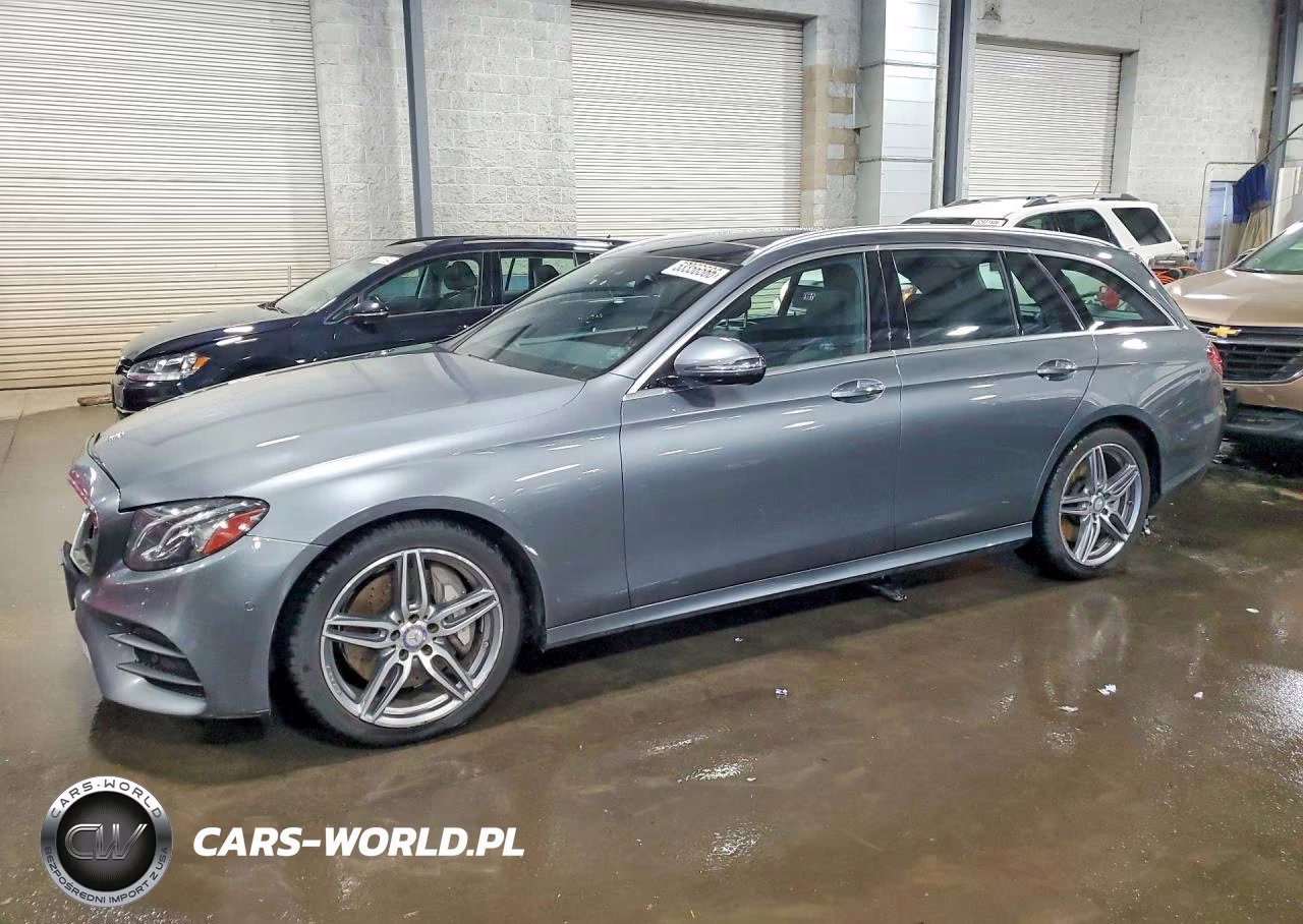 2017 Mercedes-Benz E 400 4Matic – zdjęcie 1 z 12