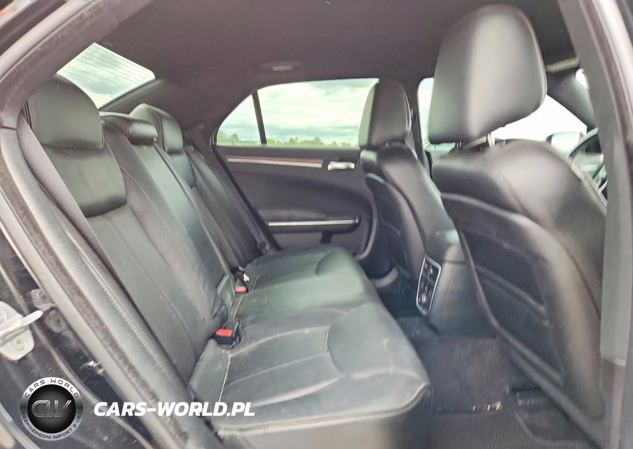2013 Chrysler 300C Varvatos VIN:2C3CCADT1DH621722 - 10