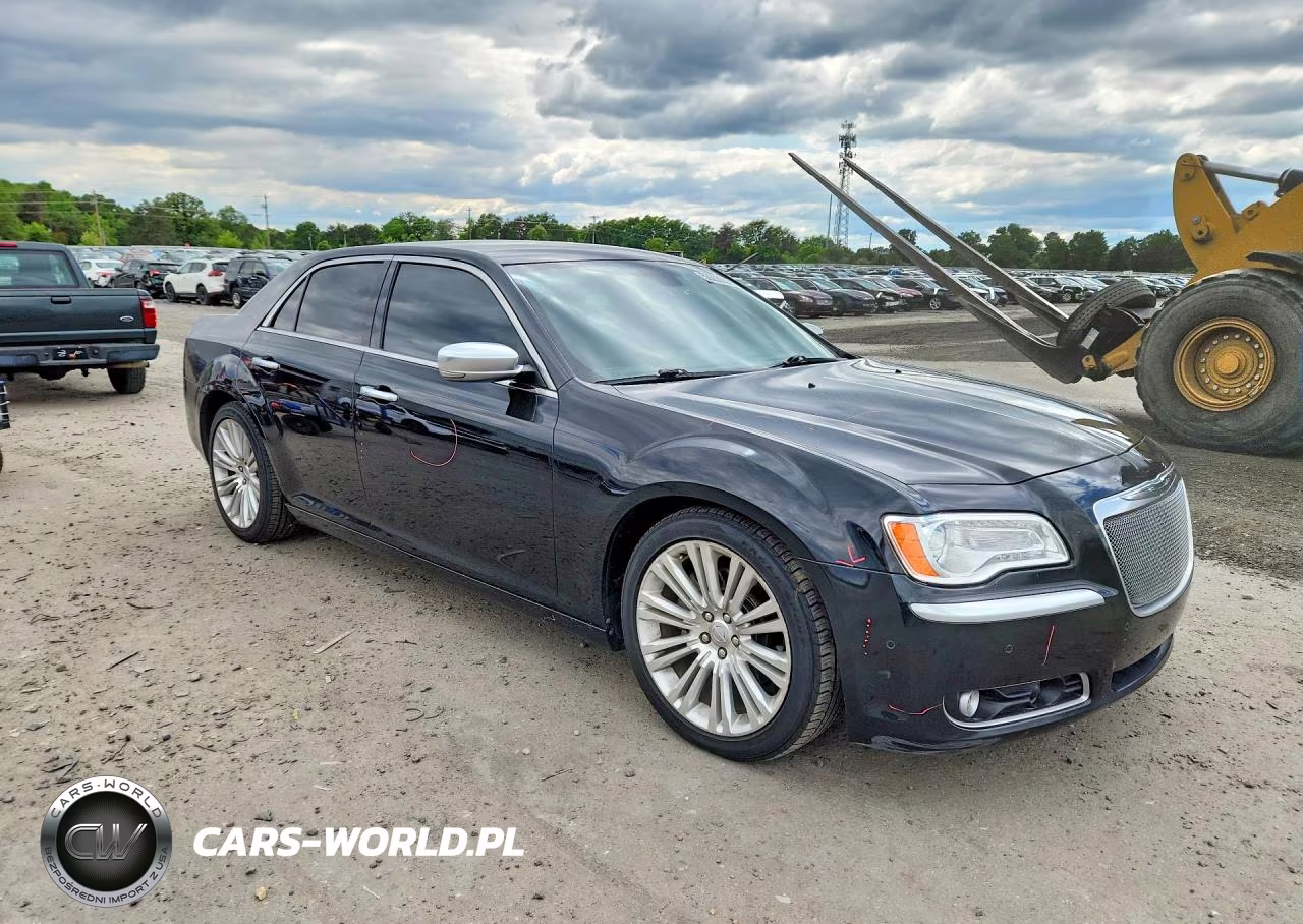 2013 Chrysler 300C Varvatos VIN:2C3CCADT1DH621722 - 4