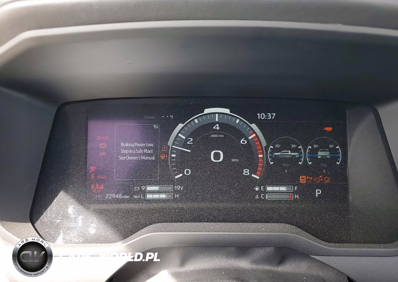 2025 Toyota Tundra Platinum VIN:5TFNA5DB8SX238653 - 9