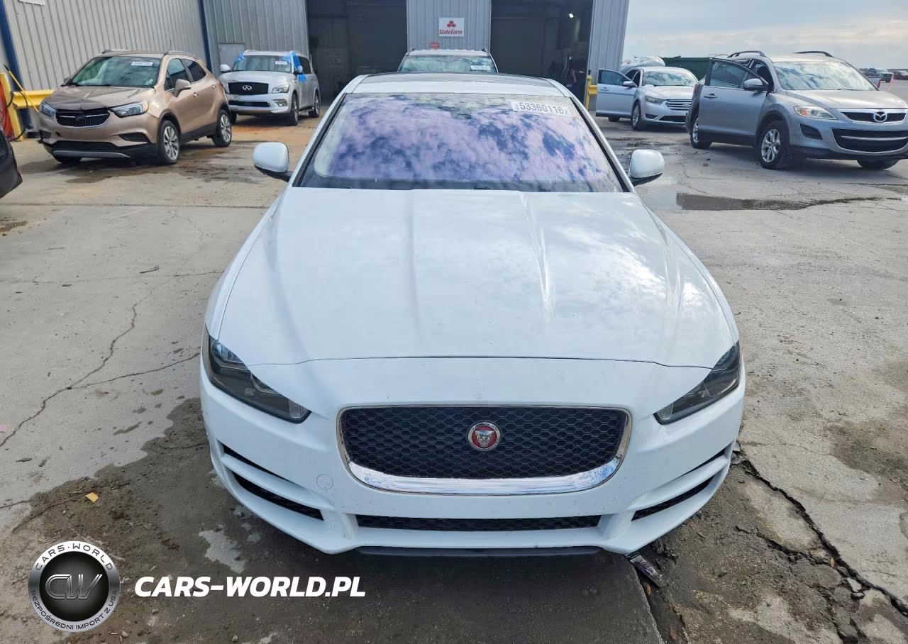 2017 Jaguar Xe Premium VIN:SAJAD4BN7HA971335 - 5