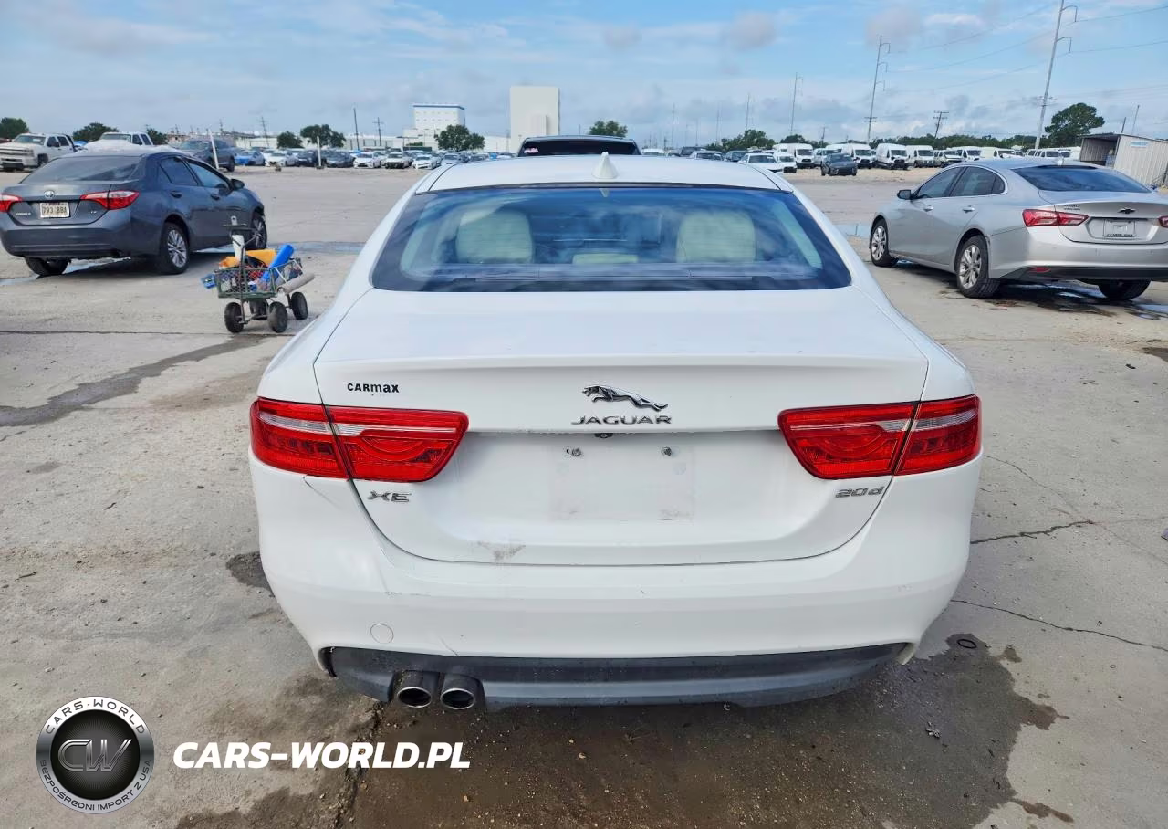 2017 Jaguar Xe Premium VIN:SAJAD4BN7HA971335 - 6