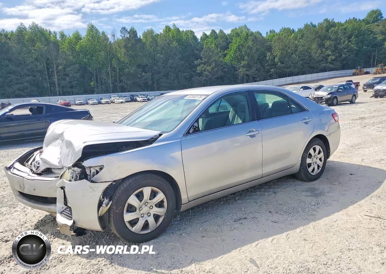 2011 Toyota Camry Le – zdjęcie 1 z 12