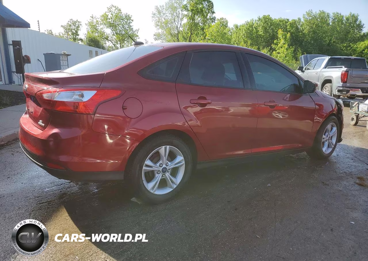 2014 Ford Focus Se VIN:1FADP3F2XEL399065 - 3
