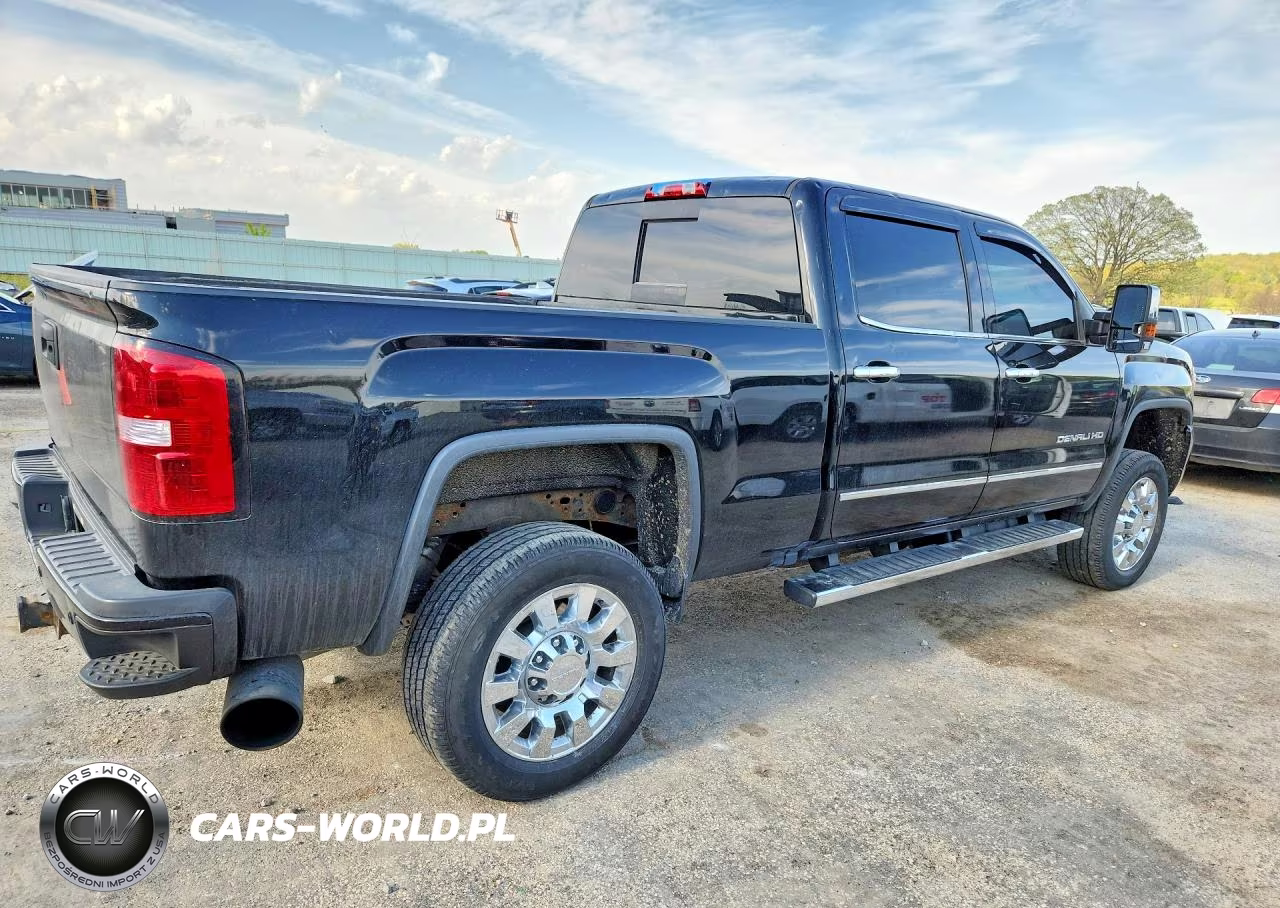 2018 GMC Sierra K2500 Denali VIN:1GT12UEY3JF232904 - 3