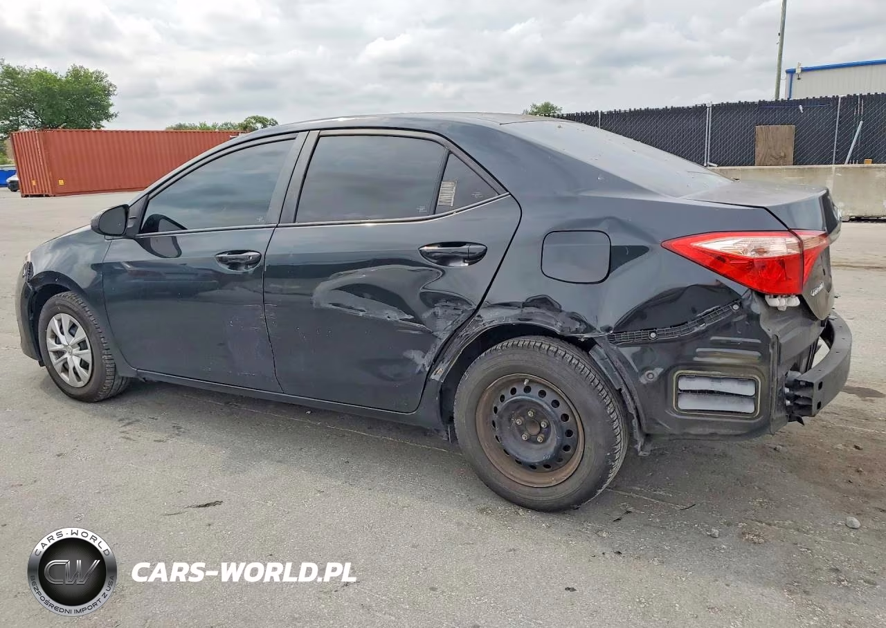 2018 Toyota Corolla L VIN:5YFBURHE3JP836216 - 2