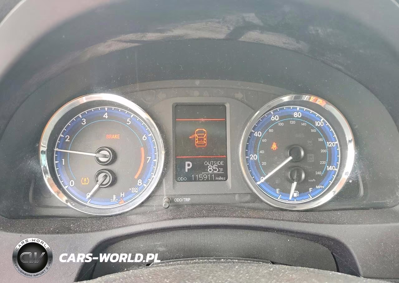 2018 Toyota Corolla L VIN:5YFBURHE3JP836216 - 9