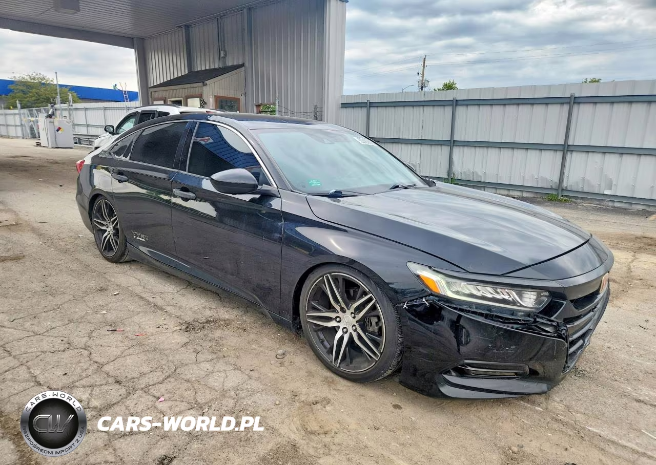 2018 Honda Accord Sport VIN:1HGCV1F30JA143985 - 4
