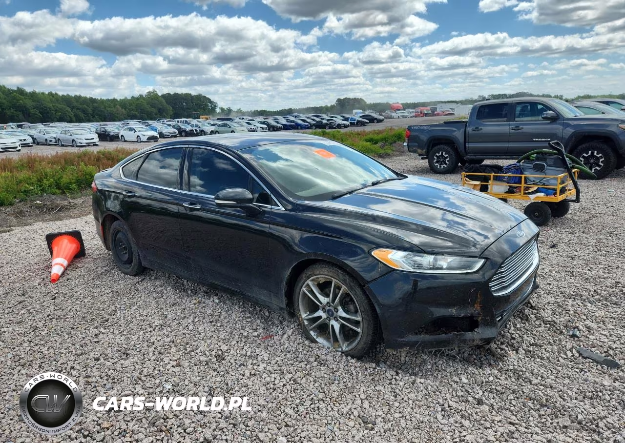 2014 Ford Fusion Titanium VIN:3FA6P0K94ER287681 - 4
