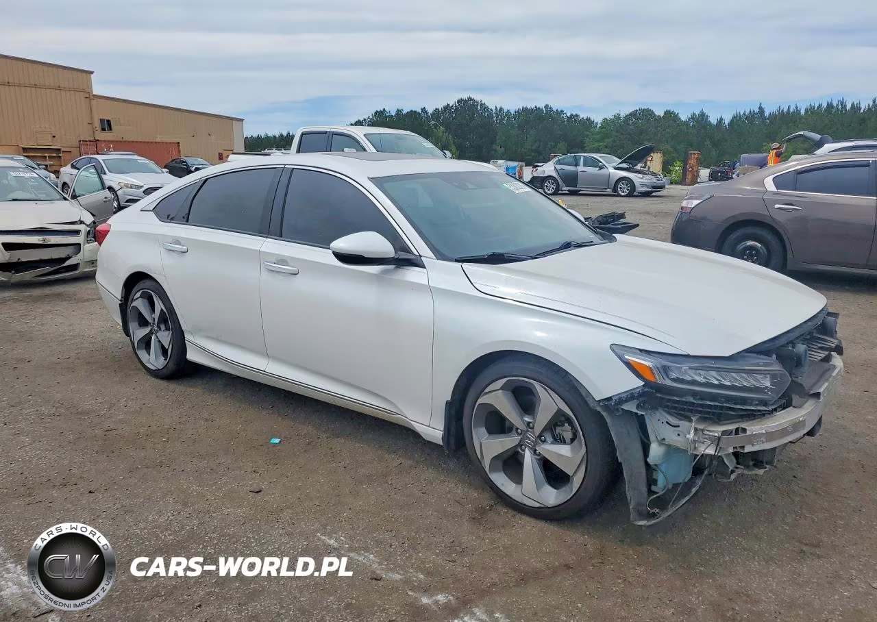 2018 Honda Accord Touring VIN:1HGCV1F91JA161061 - 4