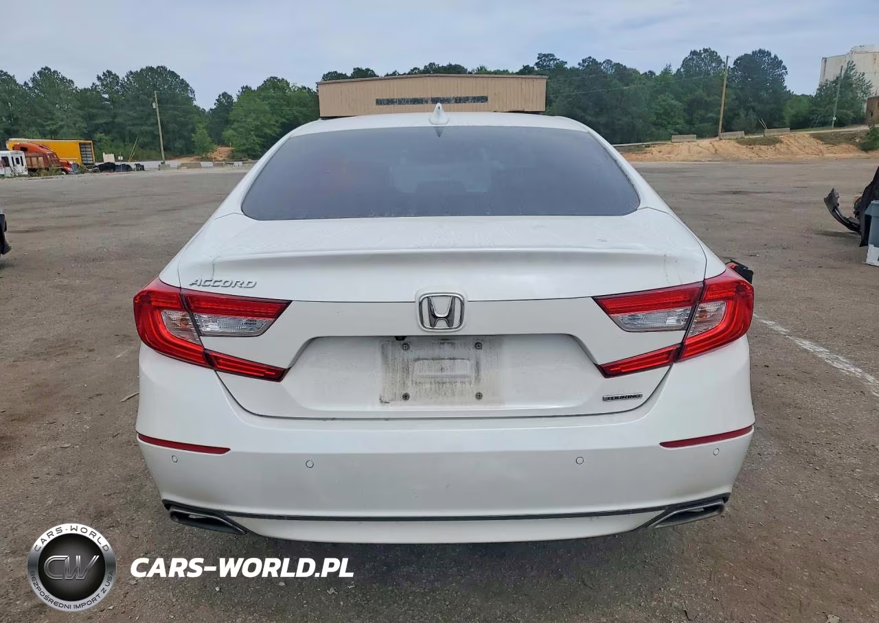 2018 Honda Accord Touring VIN:1HGCV1F91JA161061 - 6