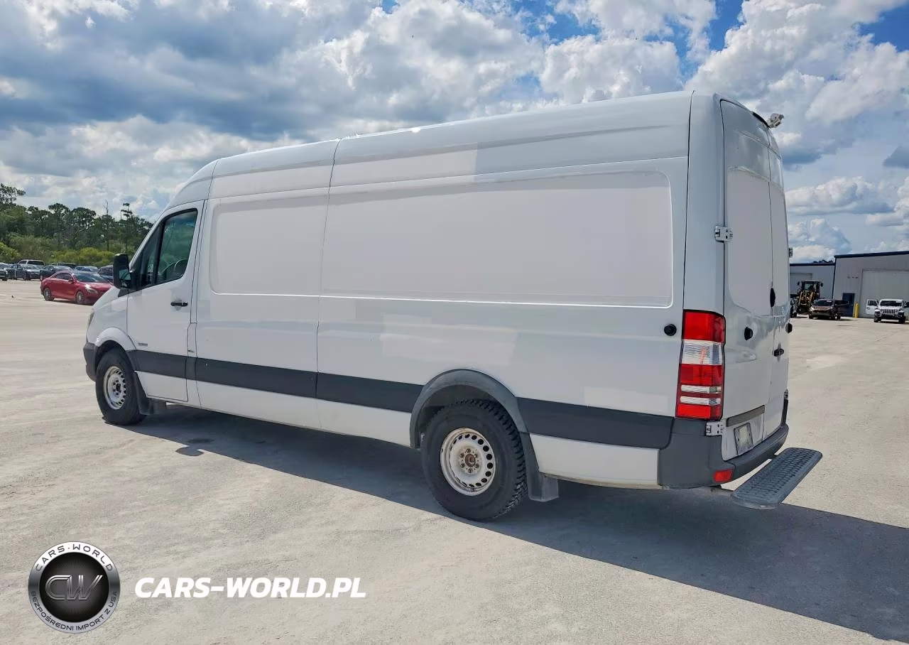 2015 Mercedes Benz Sprinter 2500 Delivery Van VIN:WD3PE8DB2FP124940 - 2