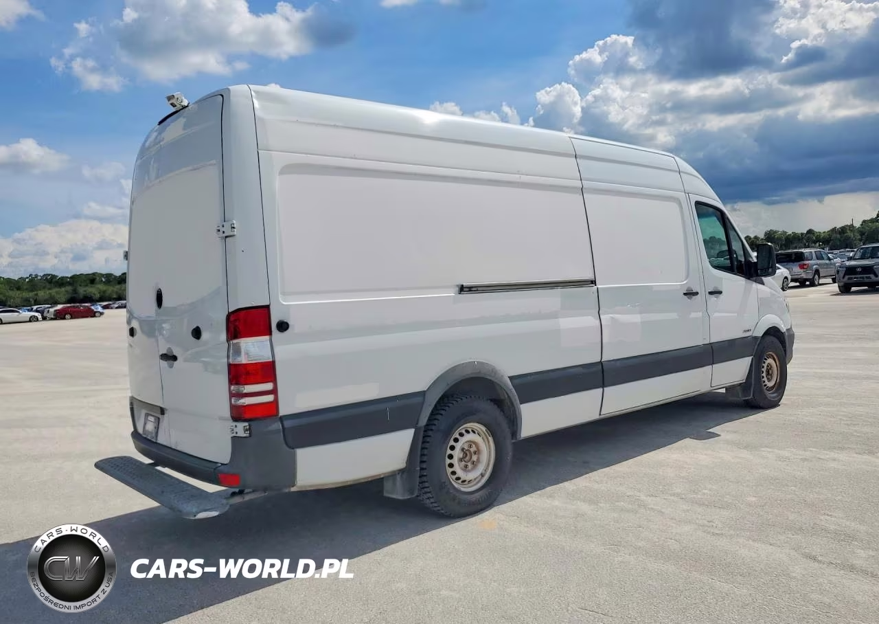2015 Mercedes Benz Sprinter 2500 Delivery Van VIN:WD3PE8DB2FP124940 - 3