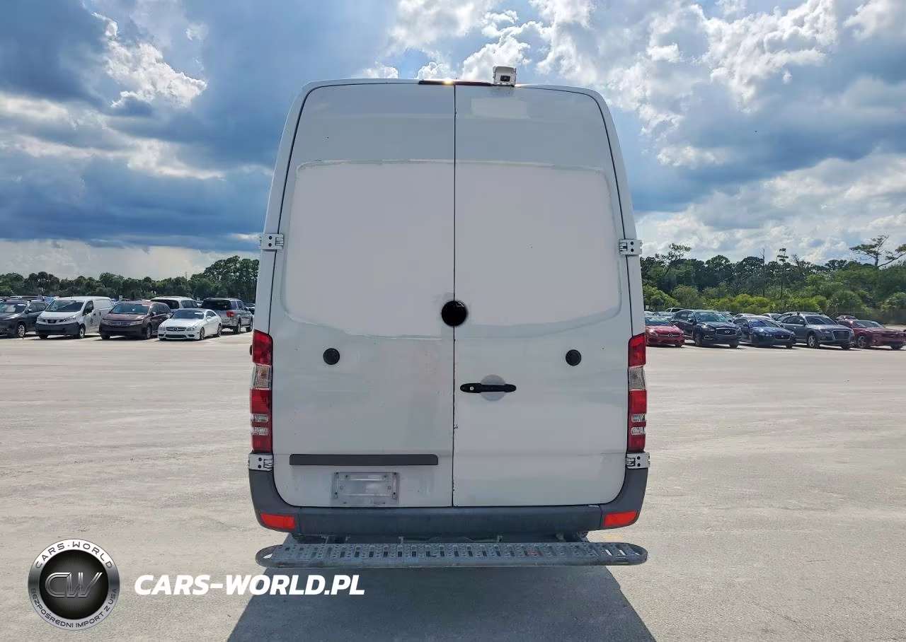 2015 Mercedes Benz Sprinter 2500 Delivery Van VIN:WD3PE8DB2FP124940 - 6