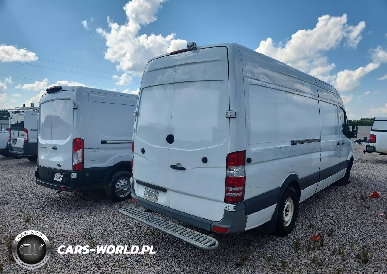 2011 Mercedes-Benz Sprinter 2500 Delivery Van VIN:WD3PE8CB9B5601483 - 3