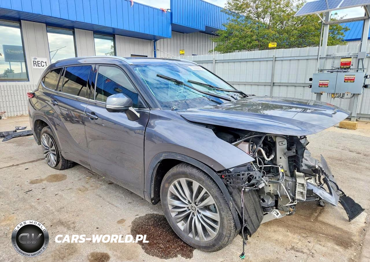 2021 Toyota Highlander Platinum VIN:5TDFZRAH7MS070736 - 4