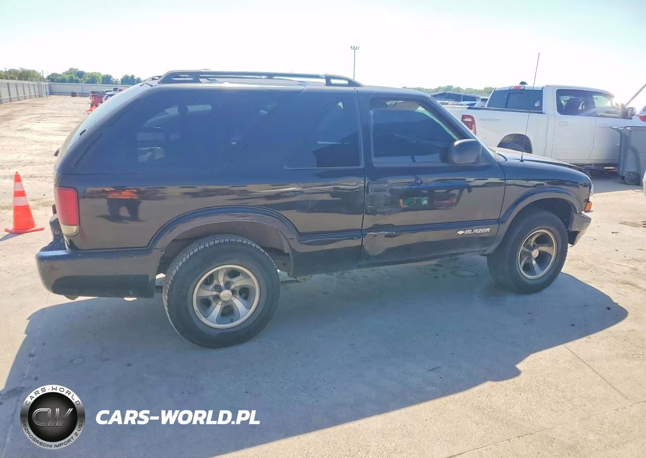 2005 Chevrolet Blazer VIN:1GNCS18XX5K107672 - 3
