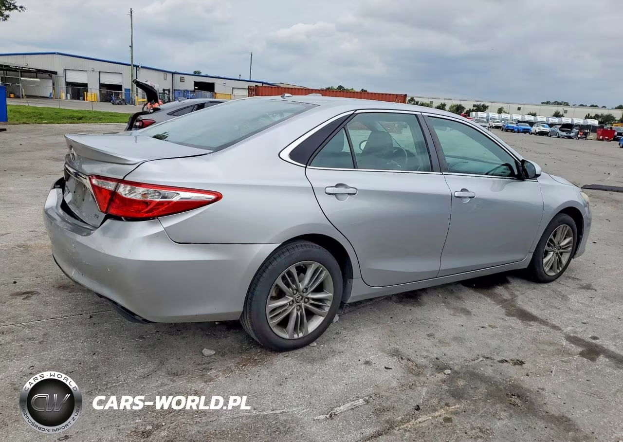 2015 Toyota Camry Se VIN:4T1BF1FK7FU959205 - 3