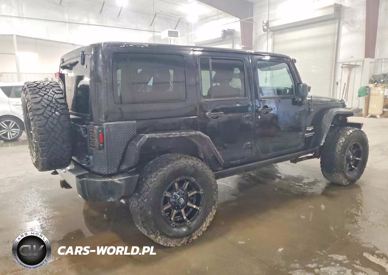 2013 Jeep Wrangler Unlimited Sahara VIN:1C4BJWEG0DL646089 - 3