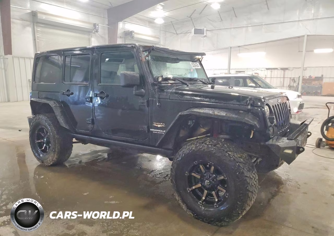 2013 Jeep Wrangler Unlimited Sahara VIN:1C4BJWEG0DL646089 - 4