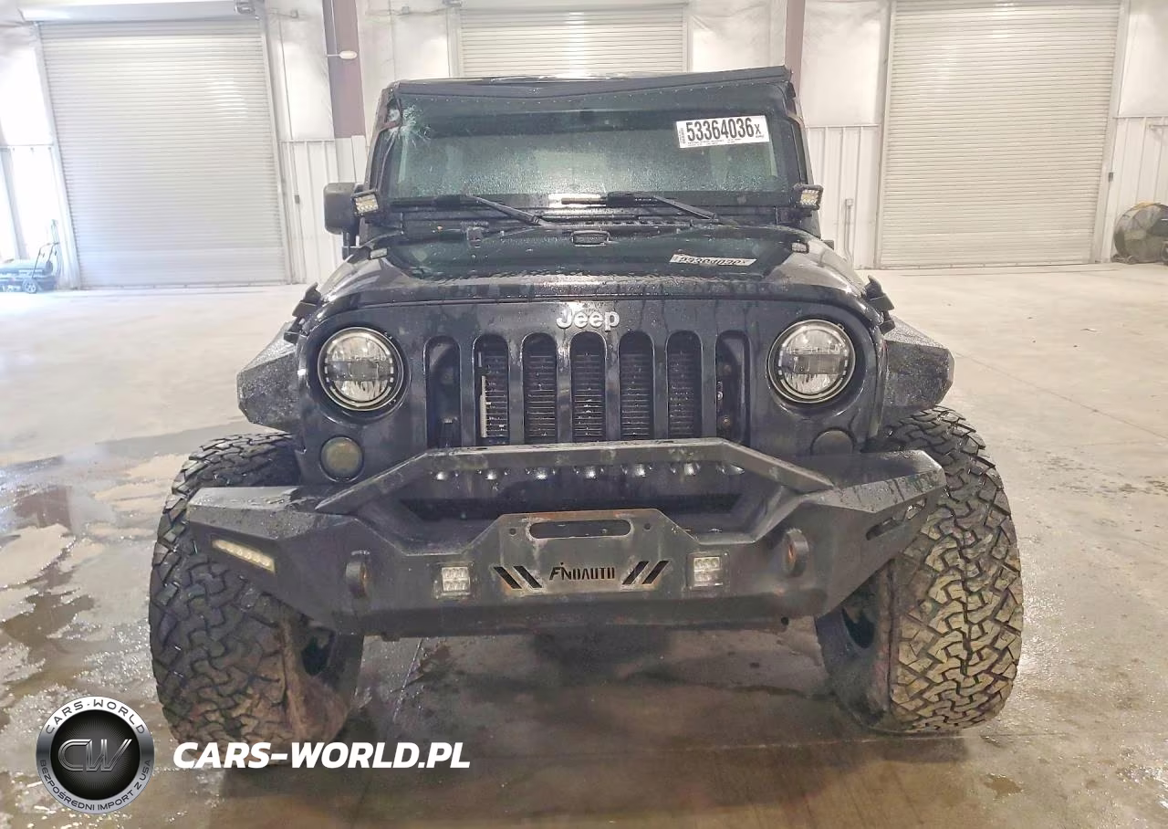 2013 Jeep Wrangler Unlimited Sahara VIN:1C4BJWEG0DL646089 - 5