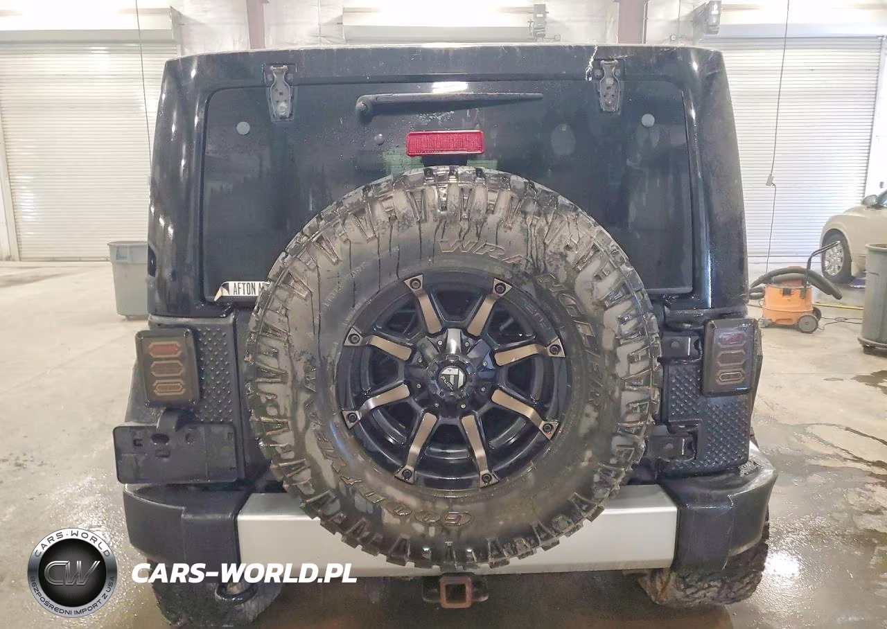 2013 Jeep Wrangler Unlimited Sahara VIN:1C4BJWEG0DL646089 - 6