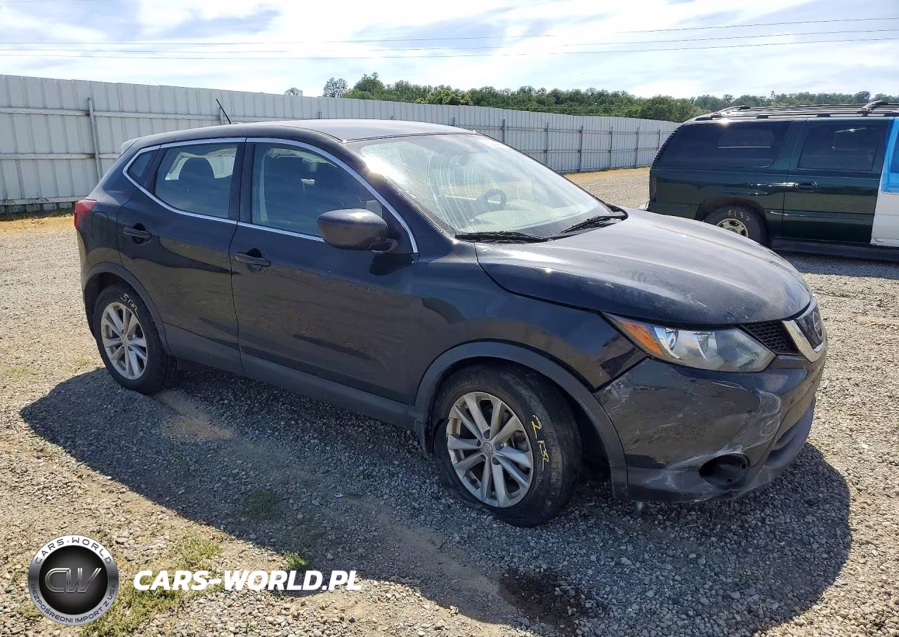 2018 Nissan Rogue Sport S VIN:JN1BJ1CPXJW190170 - 4