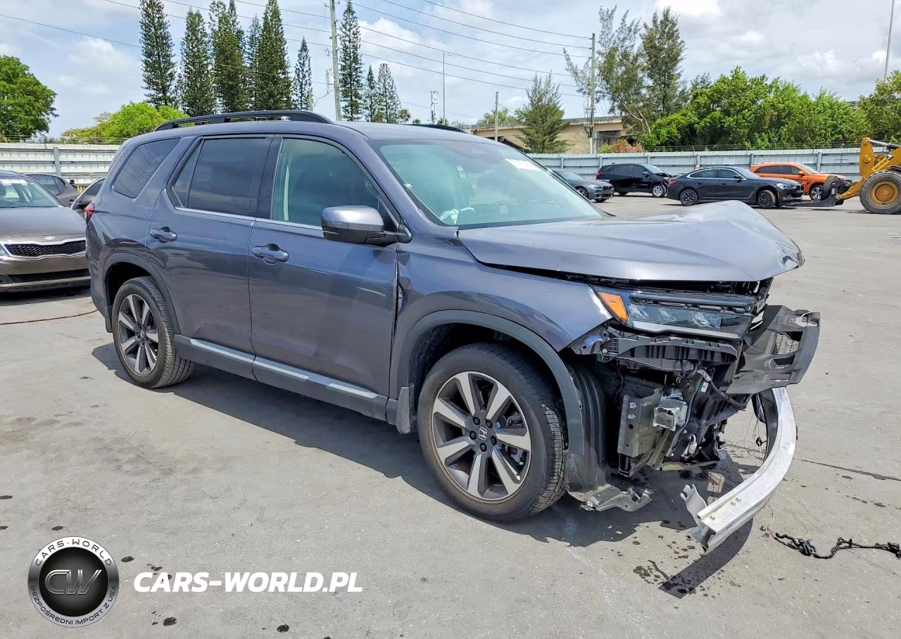 2025 Honda Pilot Touring VIN:5FNYG1H73SB032659 - 4