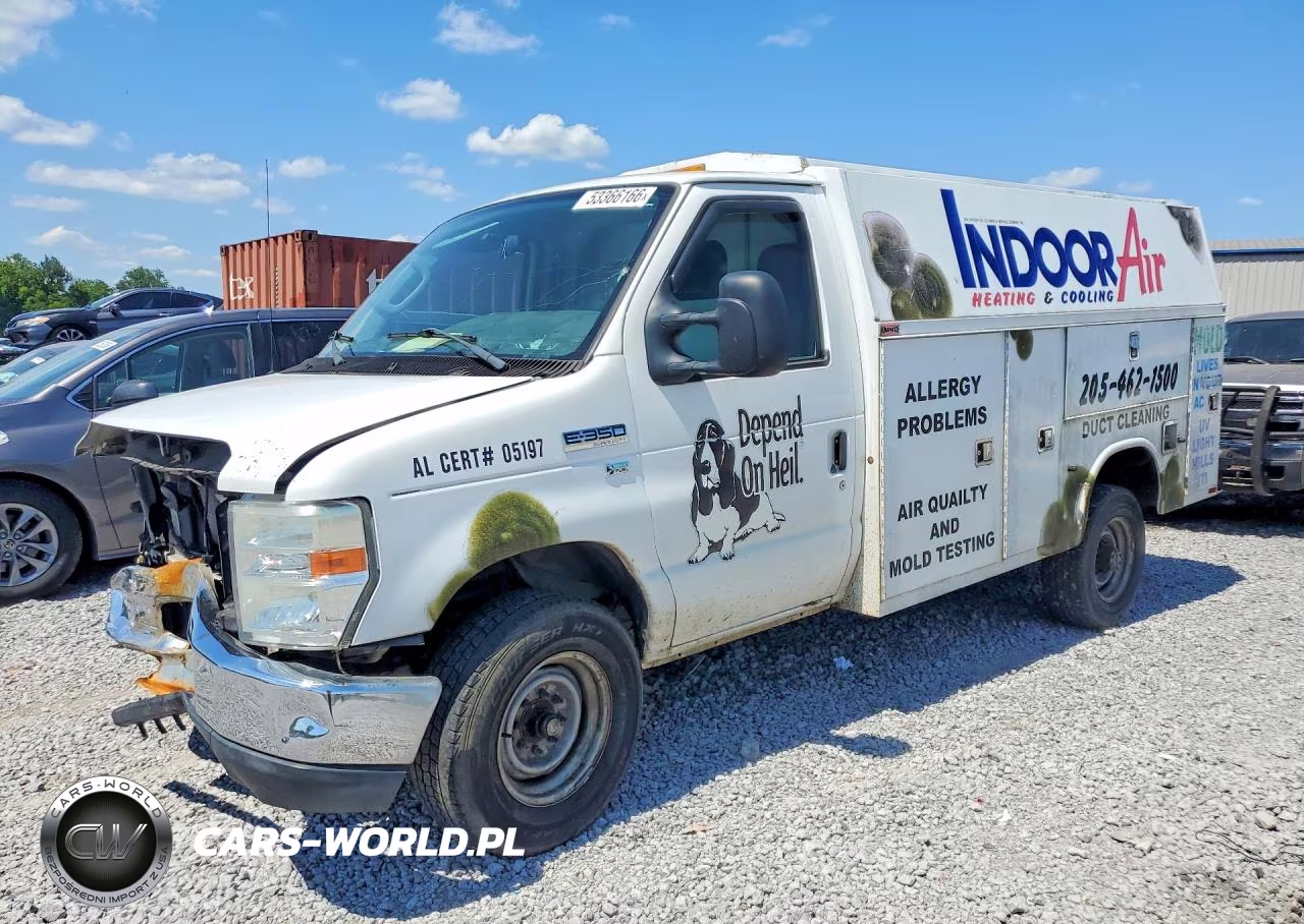 2011 Ford Econoline E350 Super Duty Cutaway Van