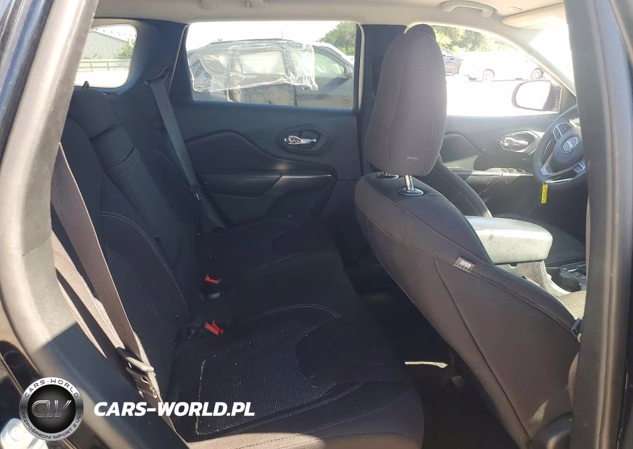2019 Jeep Cherokee Latitude VIN:1C4PJLCB9KD221523 - 11