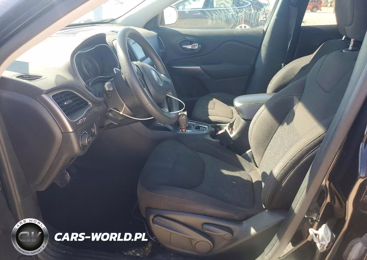 2019 Jeep Cherokee Latitude VIN:1C4PJLCB9KD221523 - 7