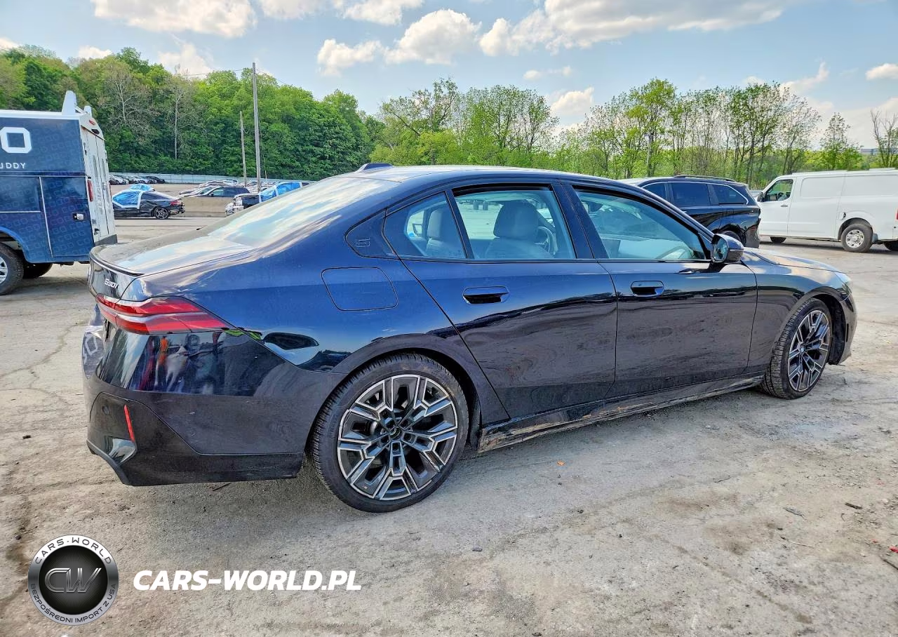 2025 BMW 530 Xi VIN:WBA53FJ08SCU29075 - 3