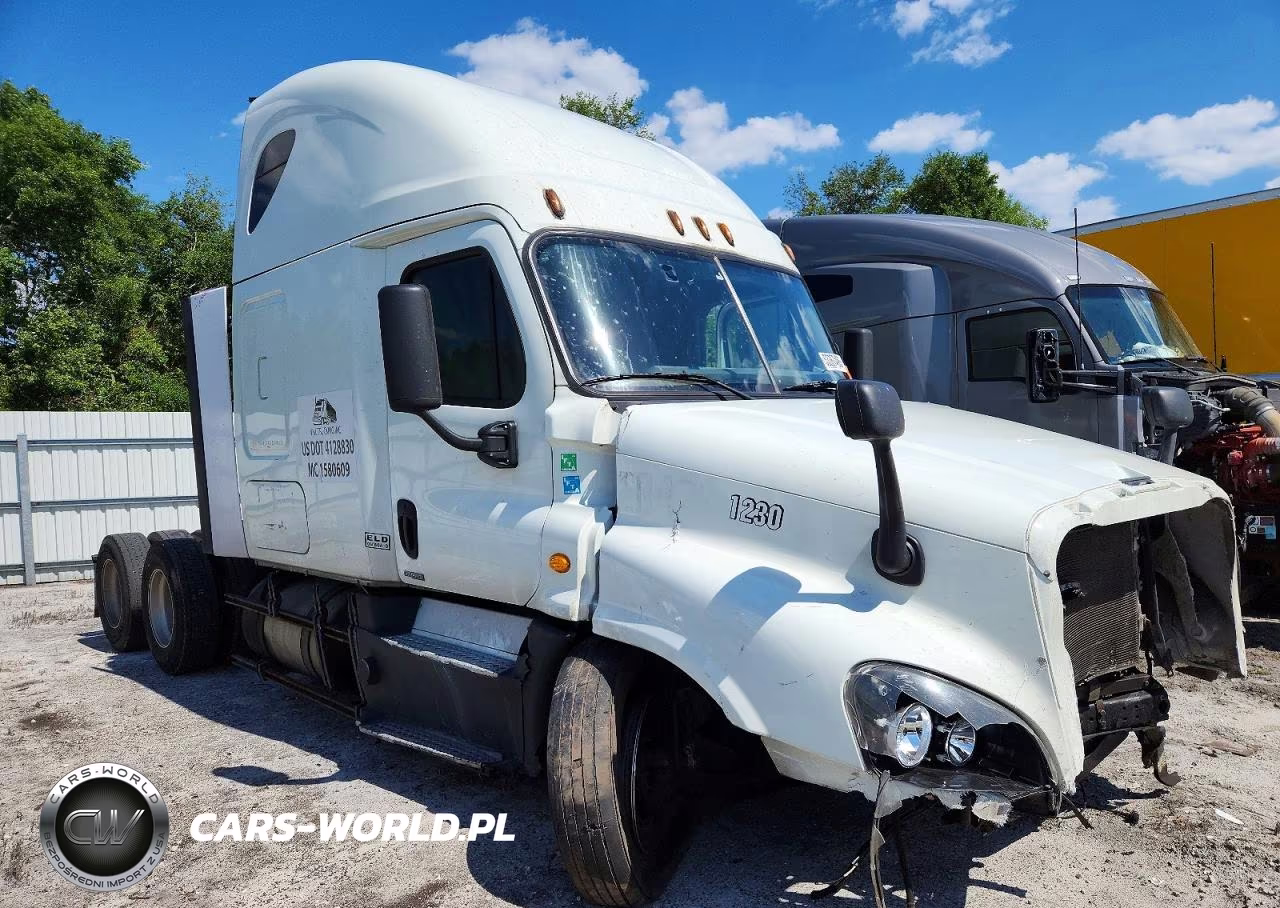 2018 Freightliner Cascadia 125 Semi Truck