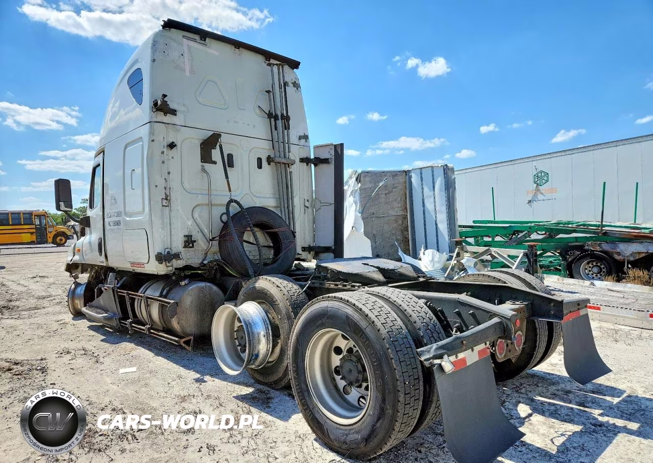 2018 Freightliner Cascadia 125 Semi Truck VIN:3AKJGLDV5JDKD0685 - 3