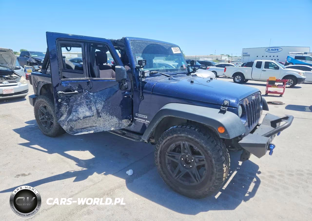 2013 Jeep Wrangler Unlimited Sport VIN:1C4BJWDG1DL513648 - 4