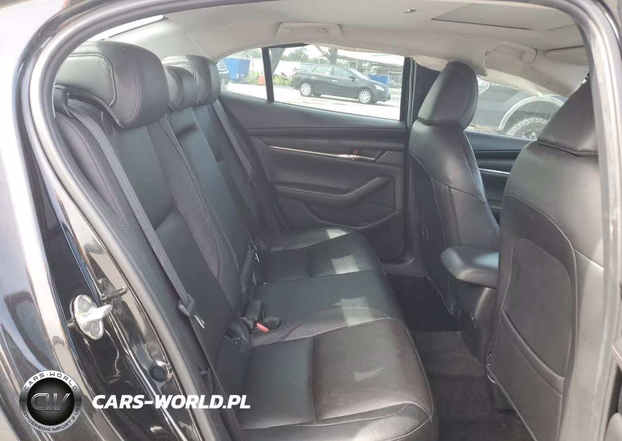 2020 Mazda 3 Premium VIN:JM1BPAEMXL1168636 - 10