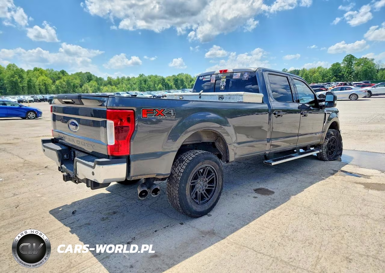 2018 Ford F250 Super Duty VIN:1FT7W2BT2JEB88816 - 3