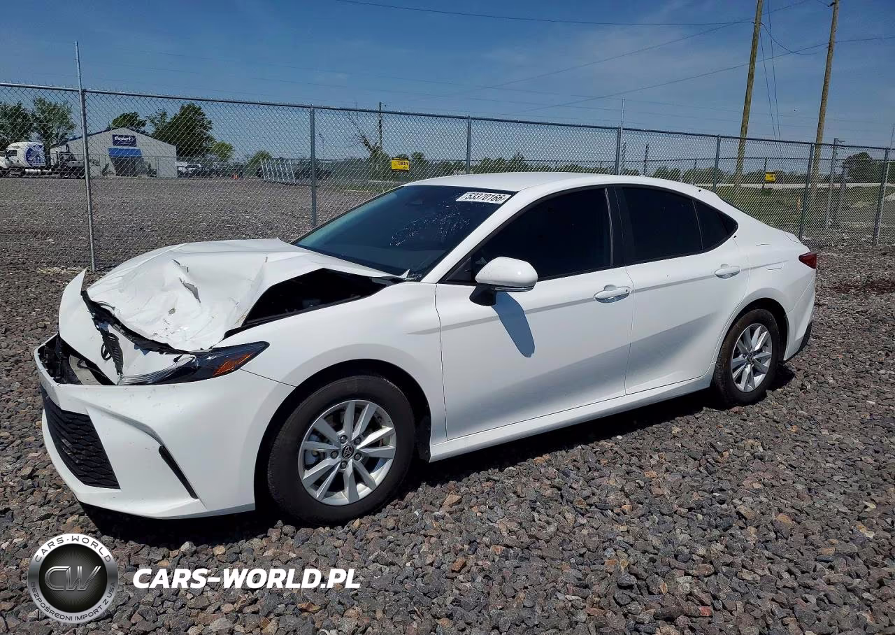 2025 Toyota Camry Le – zdjęcie 1 z 12