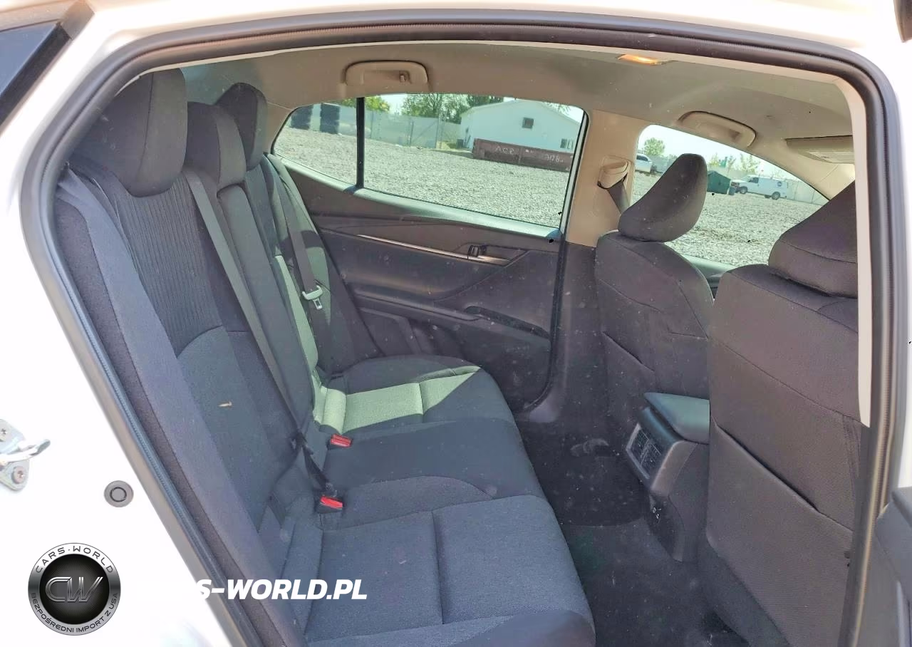 2025 Toyota Camry Le VIN:4T1DAACKXSU649541 - 10
