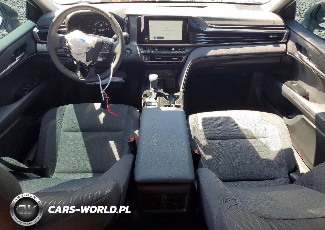 2025 Toyota Camry Le VIN:4T1DAACKXSU649541 - 8