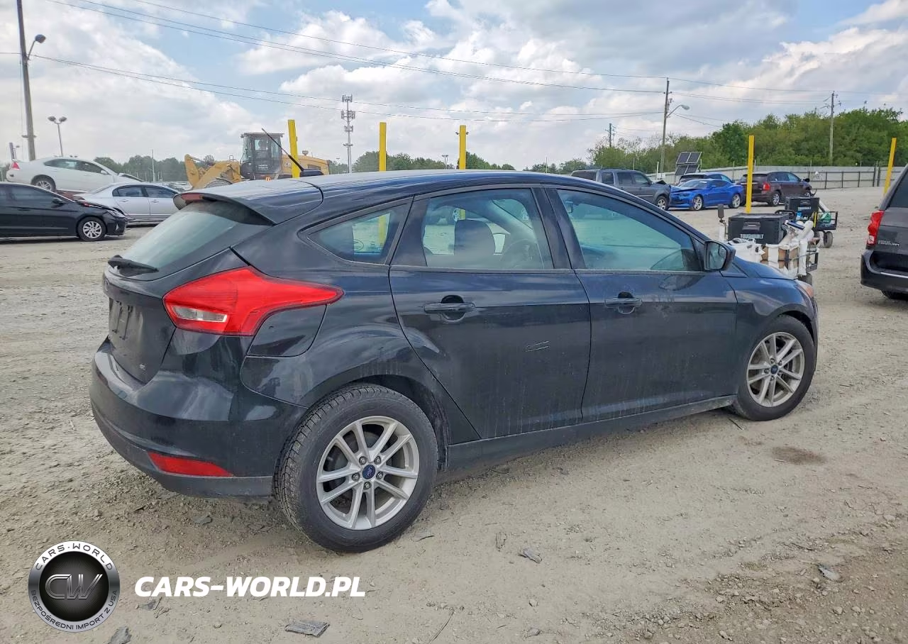 2018 Ford Focus Se VIN:1FADP3K2XJL288564 - 3