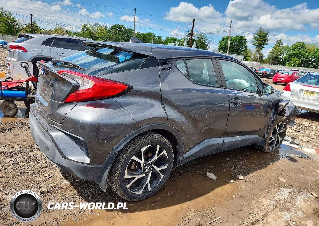 2018 Toyota C-Hr Xle VIN:NMTKHMBX8JR038172 - 3