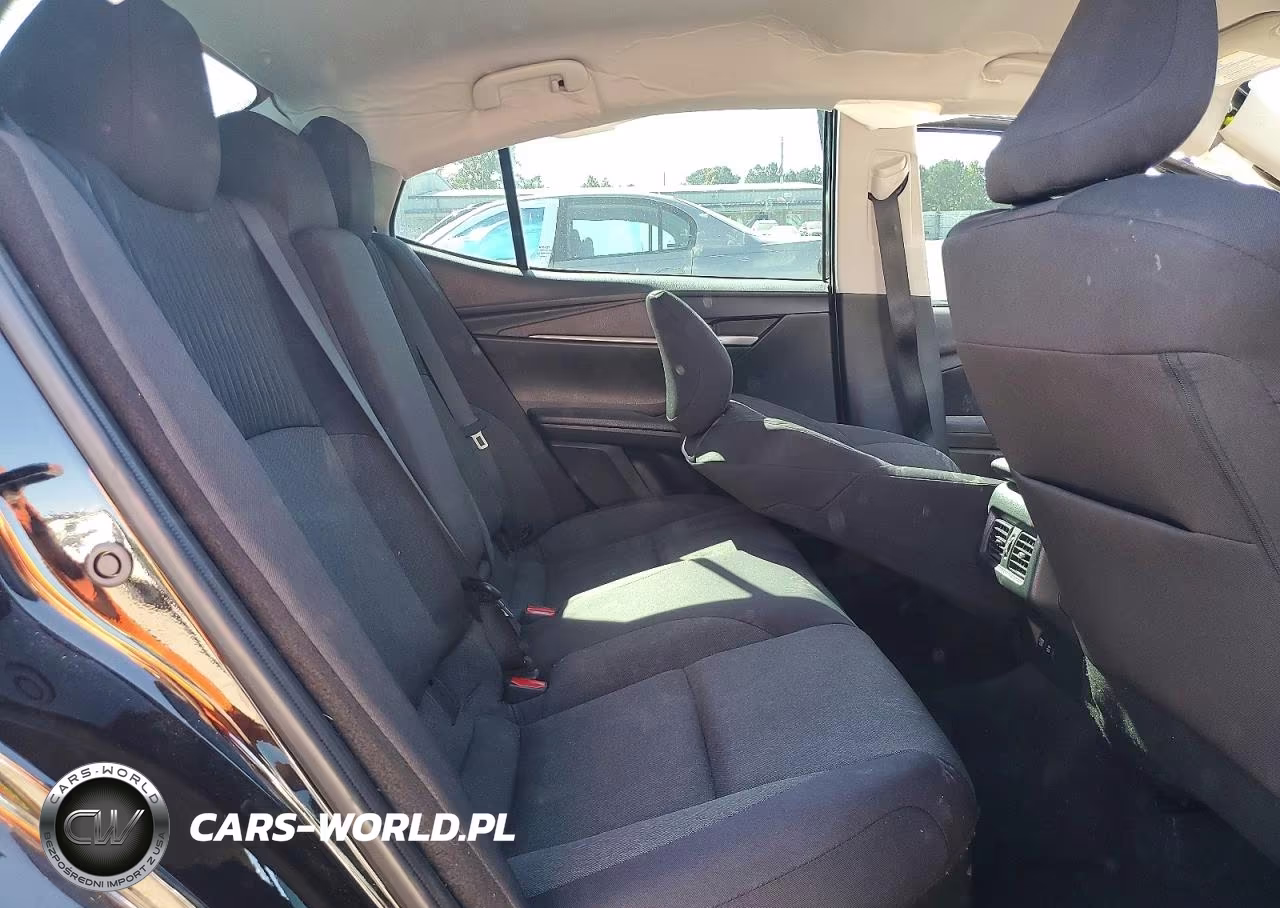 2025 Toyota Camry Le VIN:4T1DAACKXSU190396 - 10