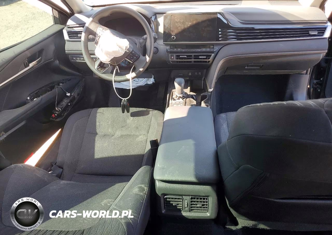 2025 Toyota Camry Le VIN:4T1DAACKXSU190396 - 8